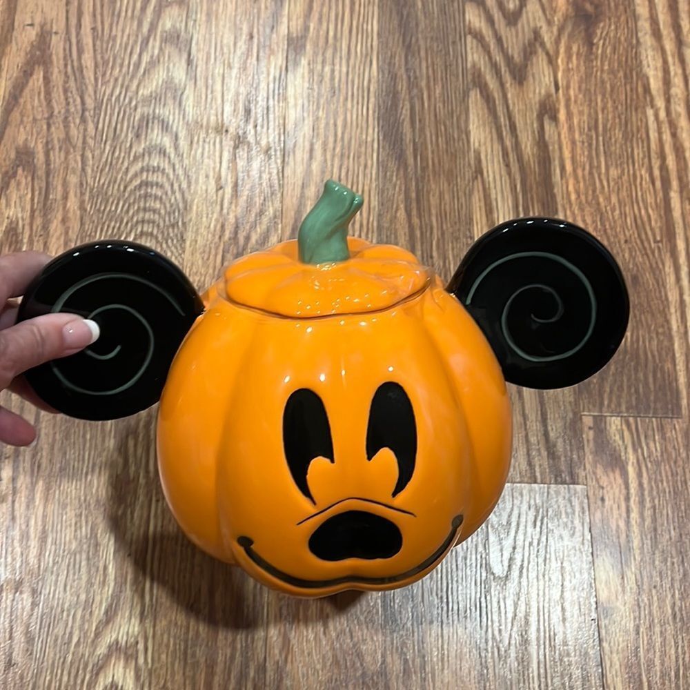 New Disney Mickey Mouse pumpkin cookie jar